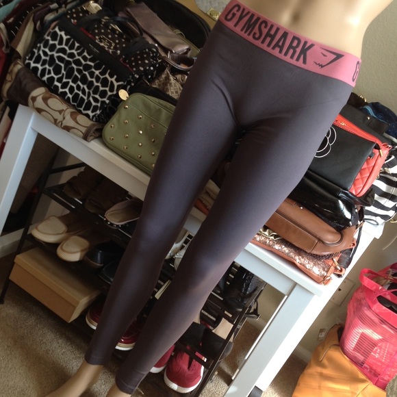 Gymshark Pants - Gray seamless leggings pink logo on waist K020